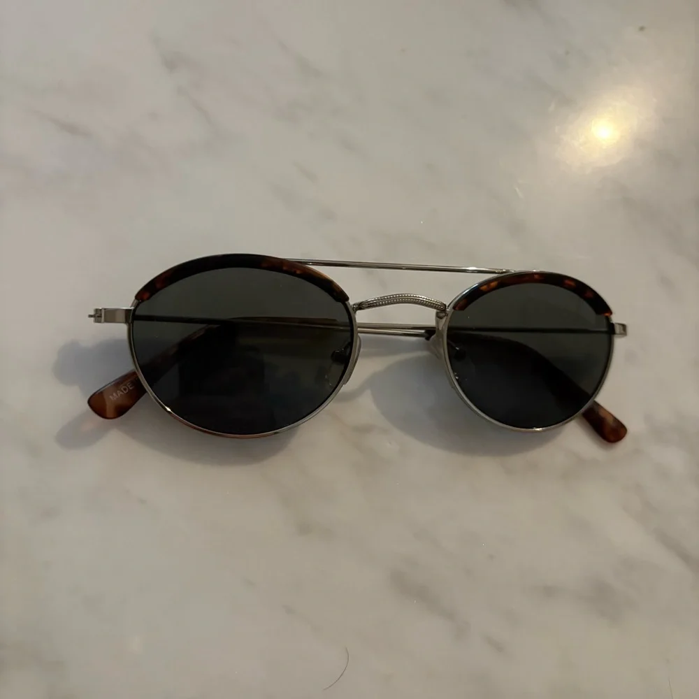 Free People Retro Bohemian Bradley Tortoise Round Aviator Sunglasses - Picture 3 of 9